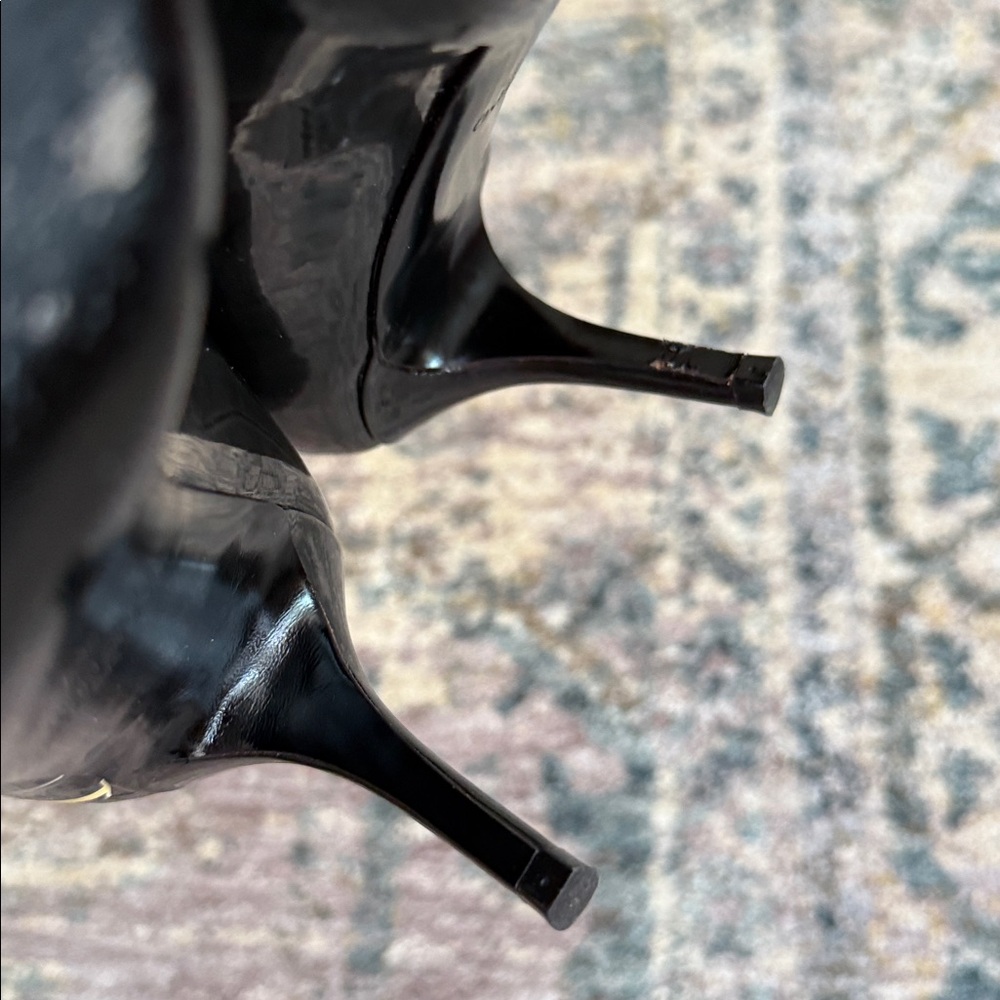 Valentino Garavani Black and White Patent Leather Heels - Picture 9 of 11